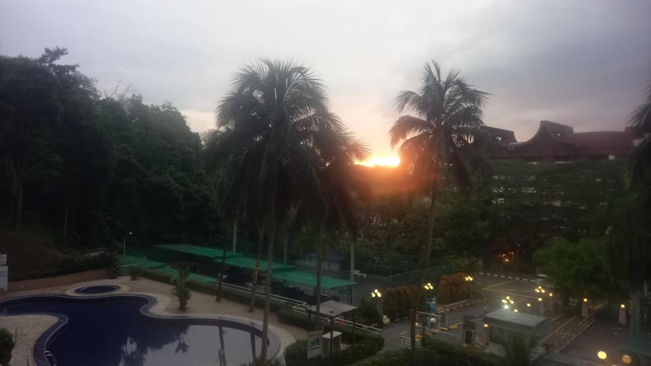 Seaput Srisayang Apartment Batu Feringgi Ngoại thất bức ảnh