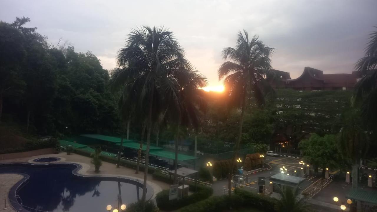 Seaput Srisayang Apartment Batu Feringgi Ngoại thất bức ảnh
